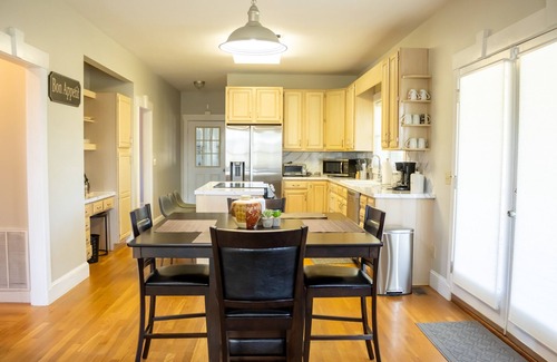 Ballantyne East Casa | Large colonial style house in the most sought after area - Ballantyne.