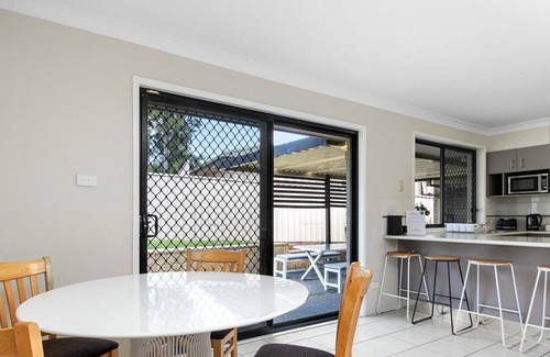 Shortland Casa | Large Comfortable Birmingham Gardens Family Home