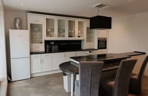 Buer Apartamento | Large comfort bungalow incl. car charger