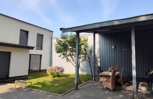 Buer Apartamento | Large comfort bungalow incl. car charger