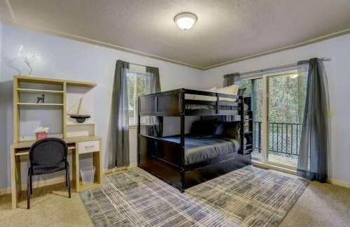 Iowa Hill Casa | Large Comfy Cabin near Rollins Lake & American River