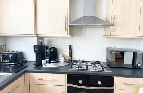 Swindon Apartamento | Large, cosy basement flat in the heart of Old Town