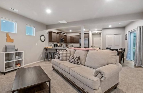 Ponderay Cabaña | Large Cottage Near Downtown, Beach & Skiing #130