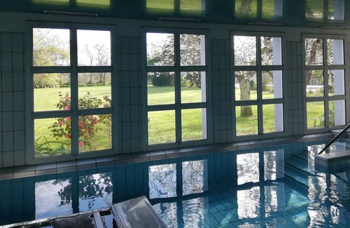 Marciac Casa | Large cottage **** with heated indoor swimming pool in park in the heart of Marciac