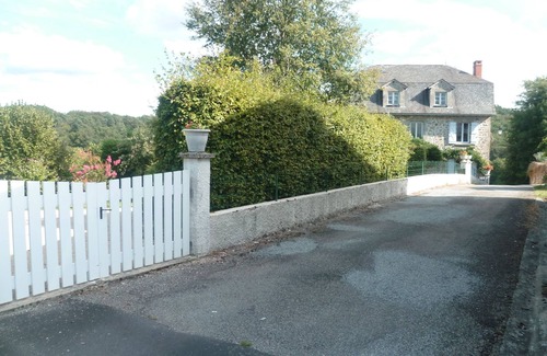 Senaillac-Latronquiere Casa | Casa de campo en Sénaillac-Latronquière-Lot, cerca del lago Tolerme.