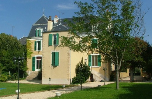 Accolay Casa | Gran casa de campo