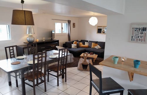 Le Petit-Quevilly Apartamento | Amplio apartamento acogedor y tranquilo con patio. (100m2)