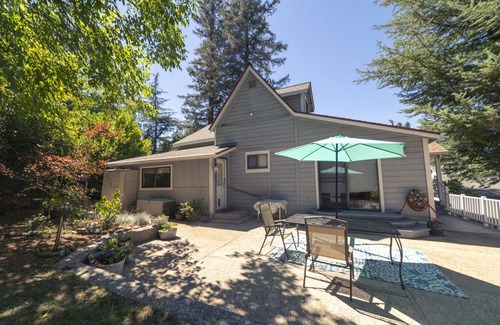 Nevada City Cabaña | Large Cozy House Close to Town and Park