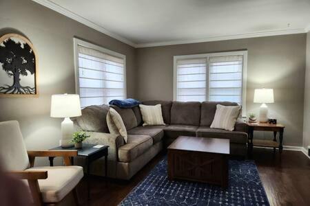 Columbus Casa | Large Cozy House Near NexusPark Air Hockey