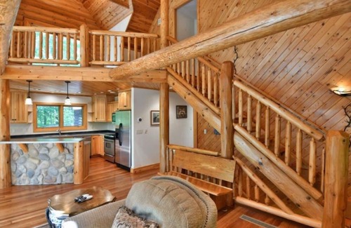 Clam Falls Cabina | Large cozy log cabin in Wisconsin, Close to miles of ATV/ UTV trails