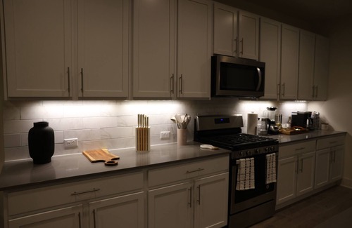 Jefferson Center Casa | Large, Cozy Room in Prime Location – Your Perfect Getaway!