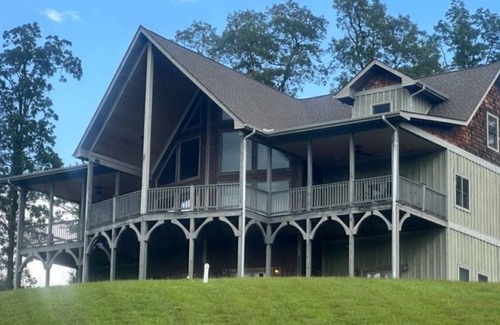 Franklin Casa | LARGE CUSTOM BUILT HOME!!