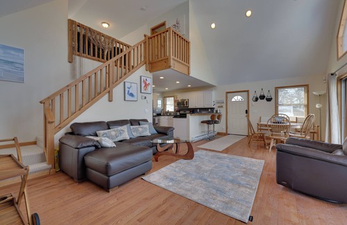 Lake Ariel Casa | Large Deck + Resort Amenities: Lake Ariel Retreat