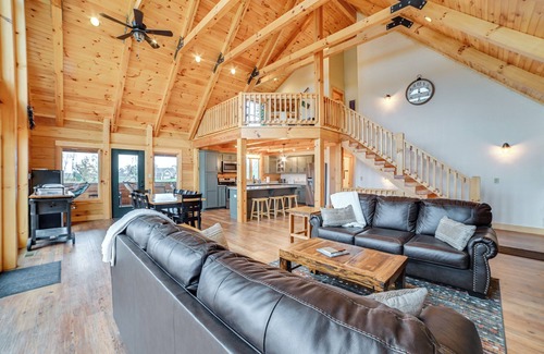 Gilbertsville Cabina | Large Deck & Shared Dock: Cabin on Kentucky Lake!