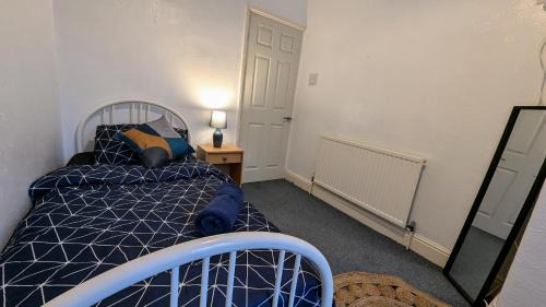 Canklow Casa | Large double room, Free WiFi & Parking Near M1