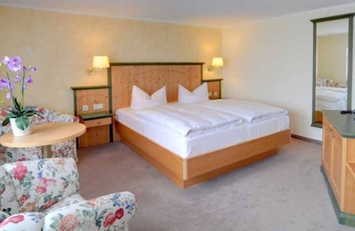 Neuensien Apartamento | large double room with lake view I - holiday rooms and apartments with lake view