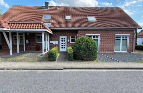 Reppenstedt Apartamento | OARA Comfort Home | Holiday home 160² with garden