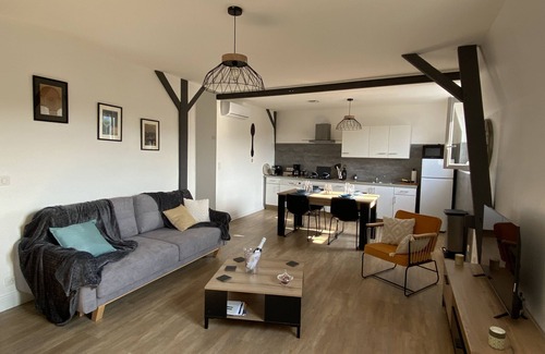 Epernay Apartamento | Large elegant apartment in the heart of Epernay. Quiet top floor with lovely view.