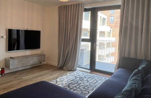 Park Royal Apartamento | Large En-suite in Shared Apartment