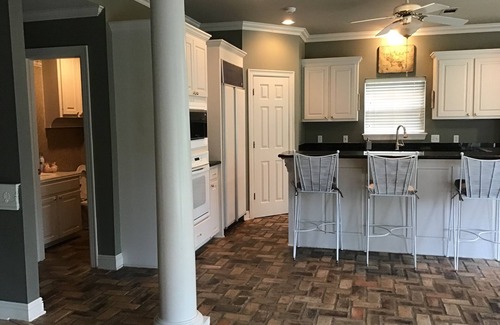 Shenandoah Casa | Gran casa ejecutiva de entretenimiento de 3 habitaciones en Baton Rouge