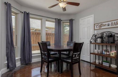 Keller Casa | Large Executive Family Home with Pool near DFW Airport