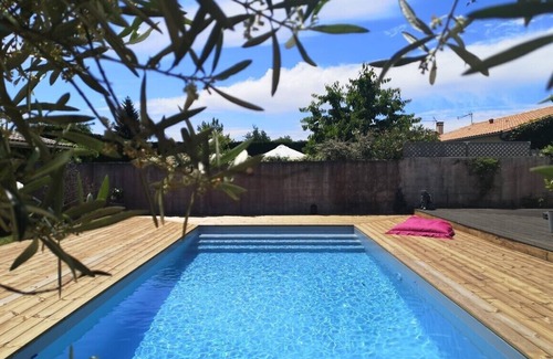 Saint-Medard-en-Jalles Casa | Large family home with heated pool between Bordeaux and the ocean.