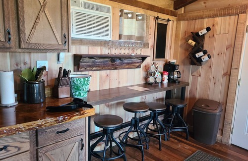 Bates County Cabina | Large Family Cabin at Lakeview by Sue