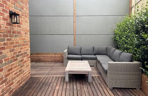 Erina Casa | Large Family Home