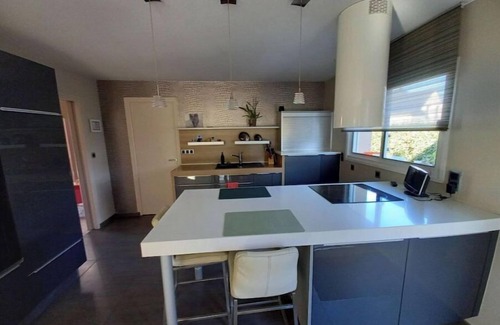 Ploemeur Casa | Large family home.
