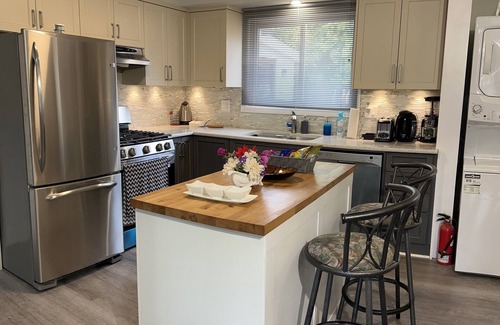Westminster Casa | Large Family Home In A Great Location Calm and Cozy Bungalow newly furnished
