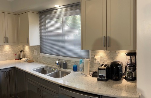 Westminster Casa | Large Family Home In A Great Location Calm and Cozy Bungalow newly furnished