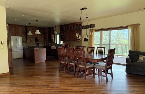 Cataldo Casa | Large Family Home on 80 acres, Amazing Views