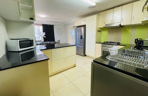 Kalbarri Casa | Large Family Home, Pet Friendly, Central Location. Sleep 11