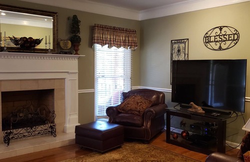 Johnson City Casa | Large family home with all the bells and whistles!