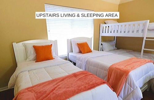 Quail Valley Casa | Large Family Home, 14 Beds, Pergola over BBQ area, 25 m From Downtown