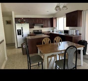 South Salt Lake Casa | large family home