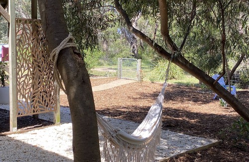 Anglesea Casa | Large family home with nature walk to beach and amenities
