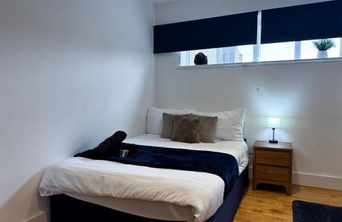 Maidstone Apartamento | Large Family Suite With 2 Double Beds & Sofa Bed