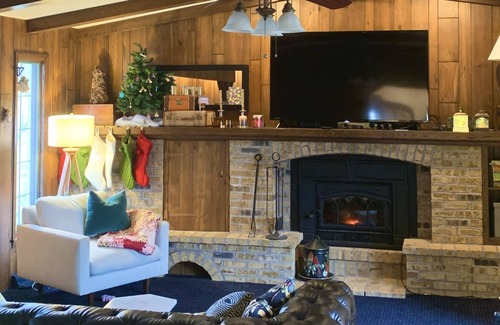 Plymouth Otro | Large Farmhouse near RA & golf. Breakfast Included with lots of room for all!