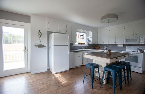 Sunday River Area Casa | Large farmhouse on cattle farm - snowmobile, ski, hike, and more!
