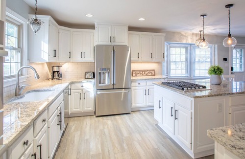 Zionsville Otro | Large Farmhouse w/Hot Tub - Close to it All