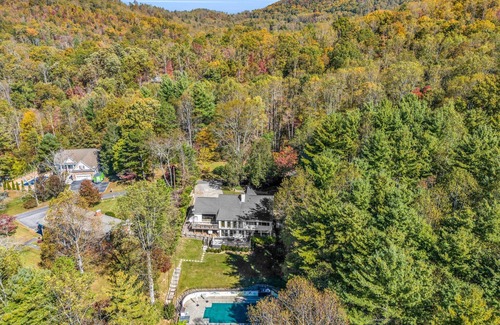 Hendersonville Casa | Large Fletcher Haven w/ Hot Tub