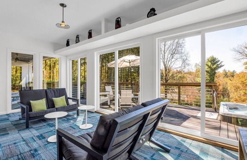 Hendersonville Casa | Large Fletcher Haven w/ Hot Tub