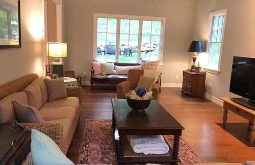 Glendale Casa | Large four-bedroom house in prime location