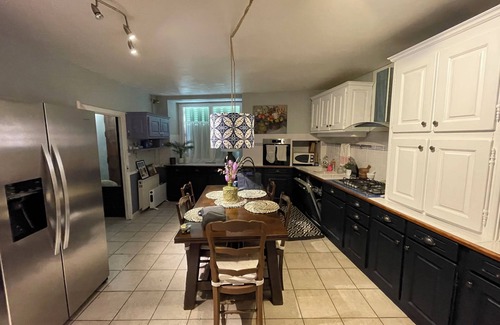 Montcuq Casa | Large house and garden in the beautiful market town of Montcuq
