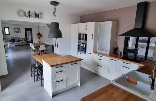 Saint-Paul-Trois-Chateaux Casa | Large 200 m2 villa with swimming pool in Drôme Provençale