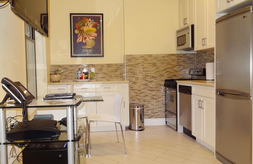 Upper West Side Apartamento | Gran amueblado de lujo 1 BR Apt w lavadora / secadora en UWS Una cuadra de Central Park