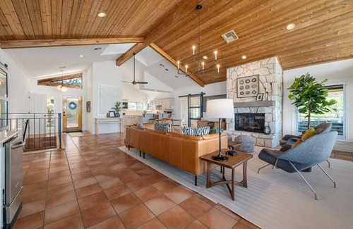 Spicewood Casa | Large Group Fave - Huge Patios, Views, BBQ Grill!