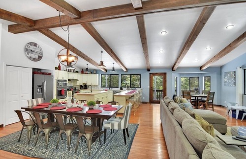Cle Elum Casa | Large Group Mountain Getaway w/ GameRM+SPA+Summer 3rd Nt Free Limited Avail