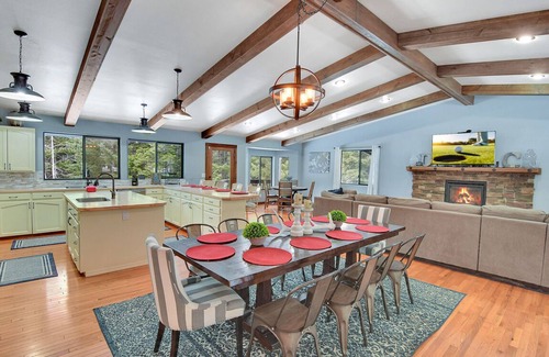 Cle Elum Casa | Large Group Mountain Getaway w/ GameRM+SPA+Summer 3rd Nt Free Limited Avail